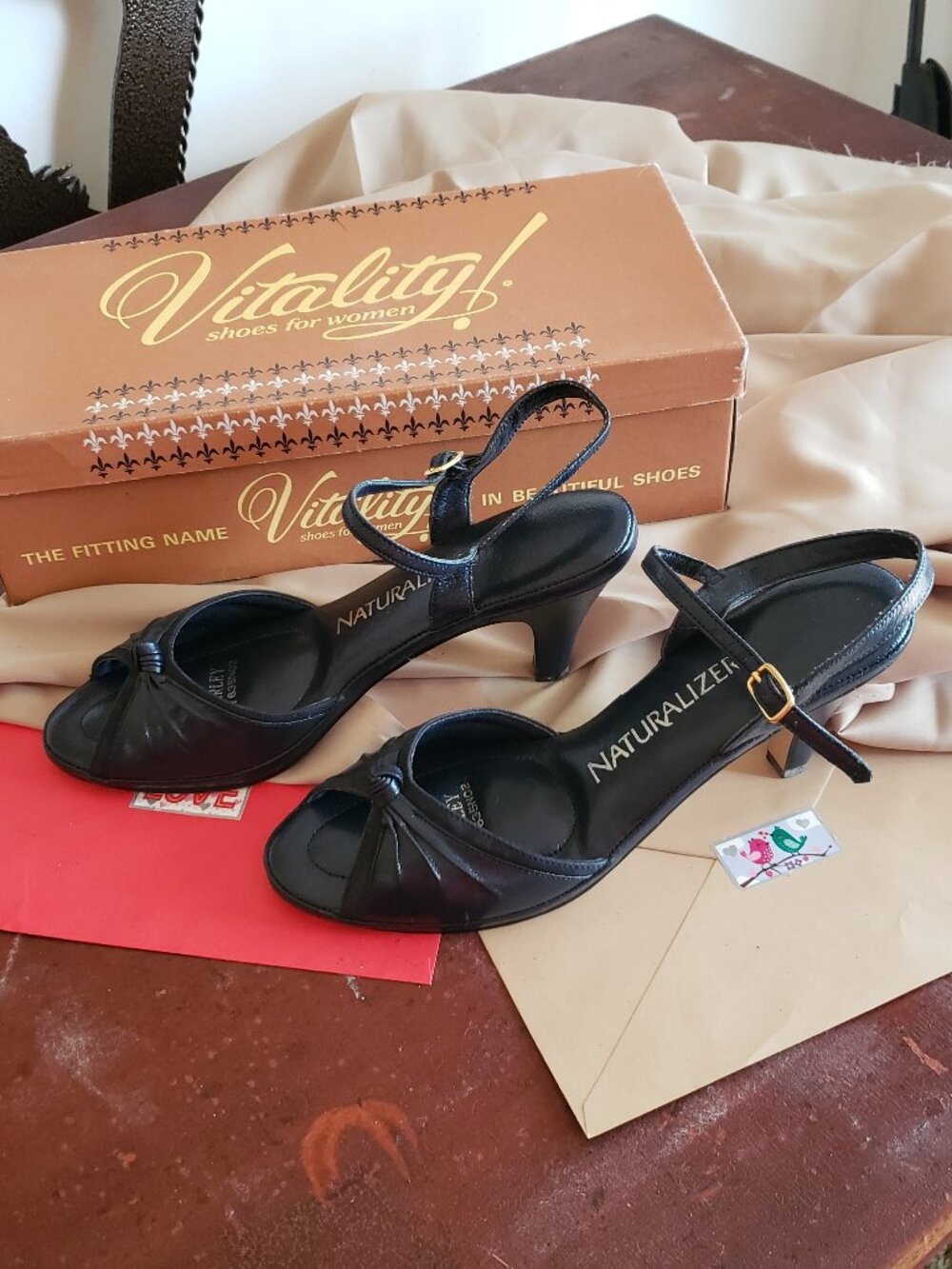 VINTAGE NATURALIZER PEEP TOE HEELS  SHOES 7.5 N